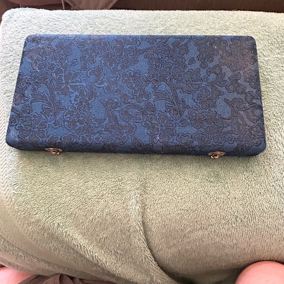 Peking (Beijing) Jewelry - Picture 4 of 5